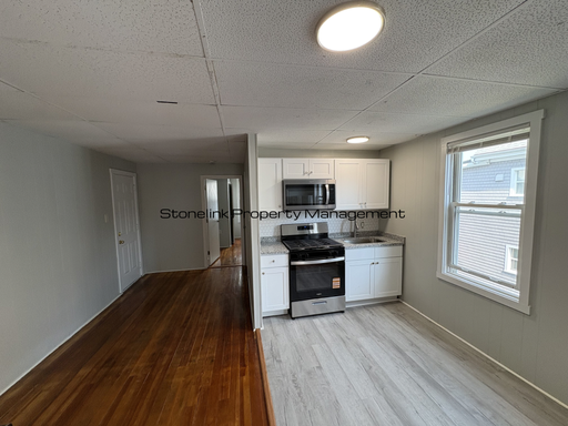 Fully Renovated Apartment For Rent in New Bedford!