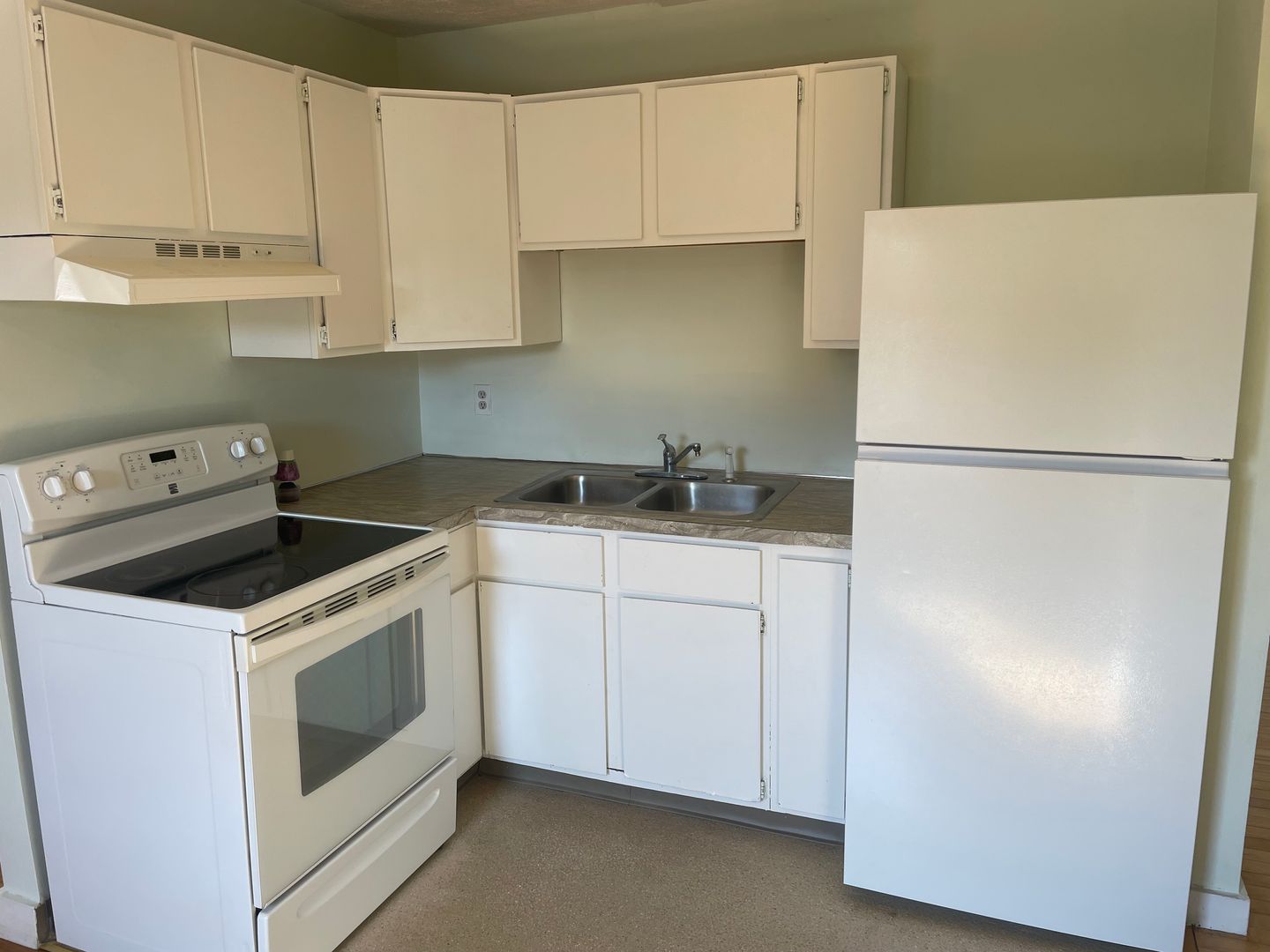 Pawtucket Apartment: 524 Central Avenue
