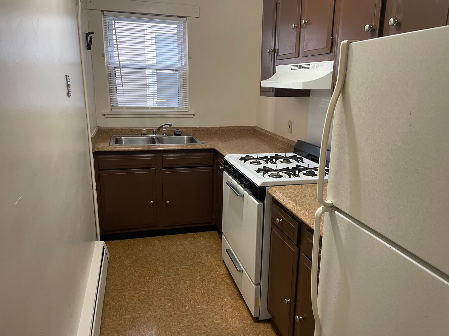 Central Falls Apartment: 407-408 Pine Street