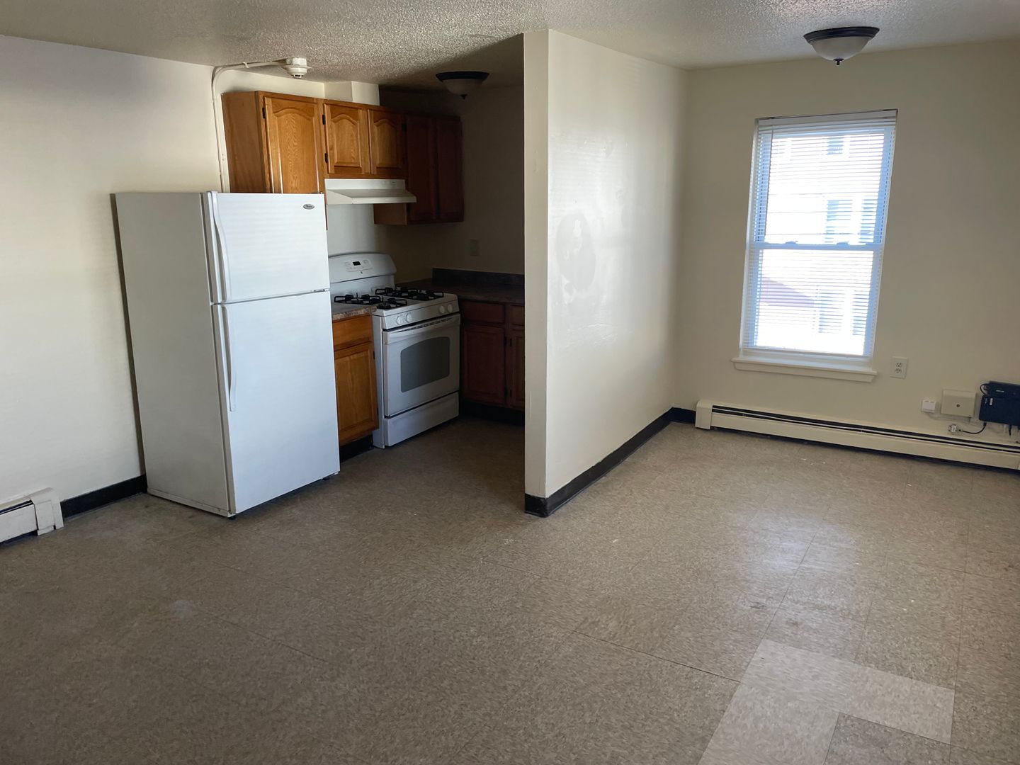 Central Falls Apartment: 140-142 Cross Street