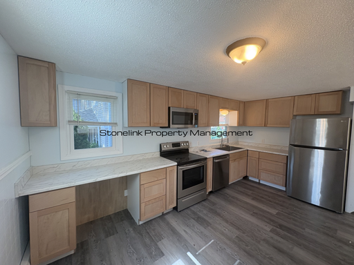Fully Renovated Apartment For Rent in Riverside!