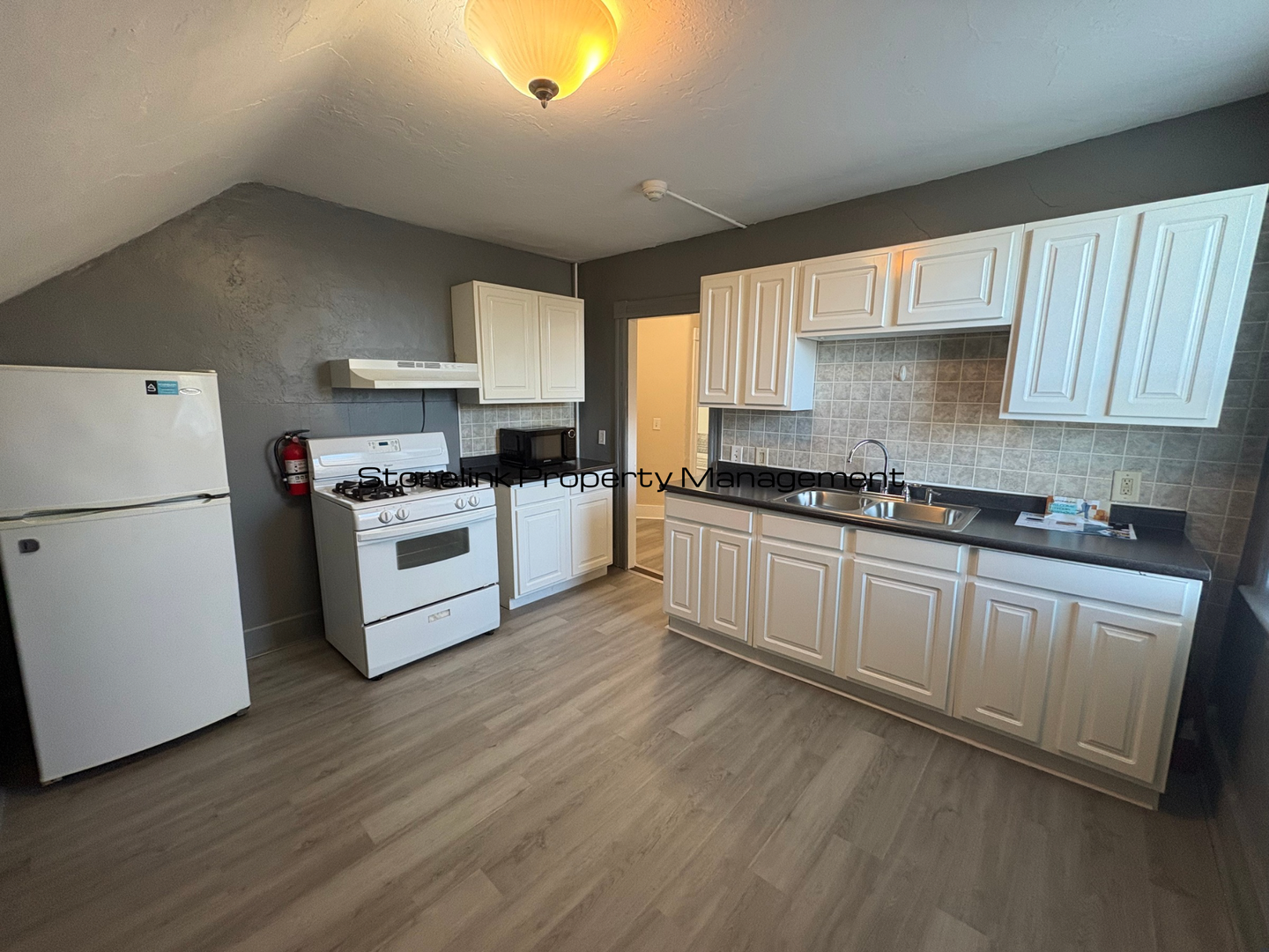 Warwick Apartment: 73-75 Central Street