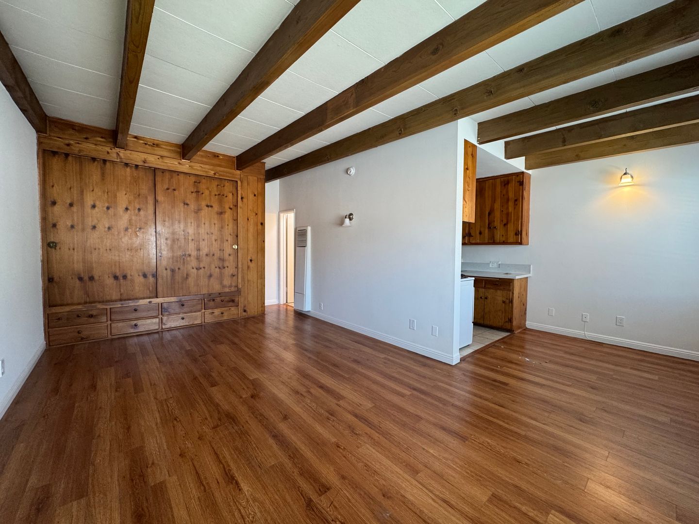 Burbank Apartment: 216 C N Cordova St