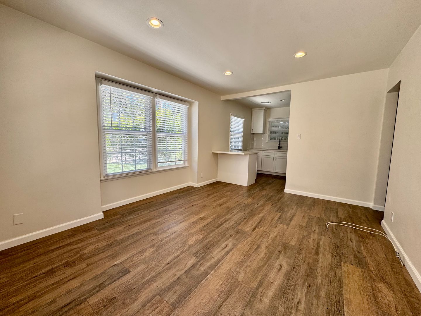 Glendale Apartment: 810 E. Chestnut St Unit A