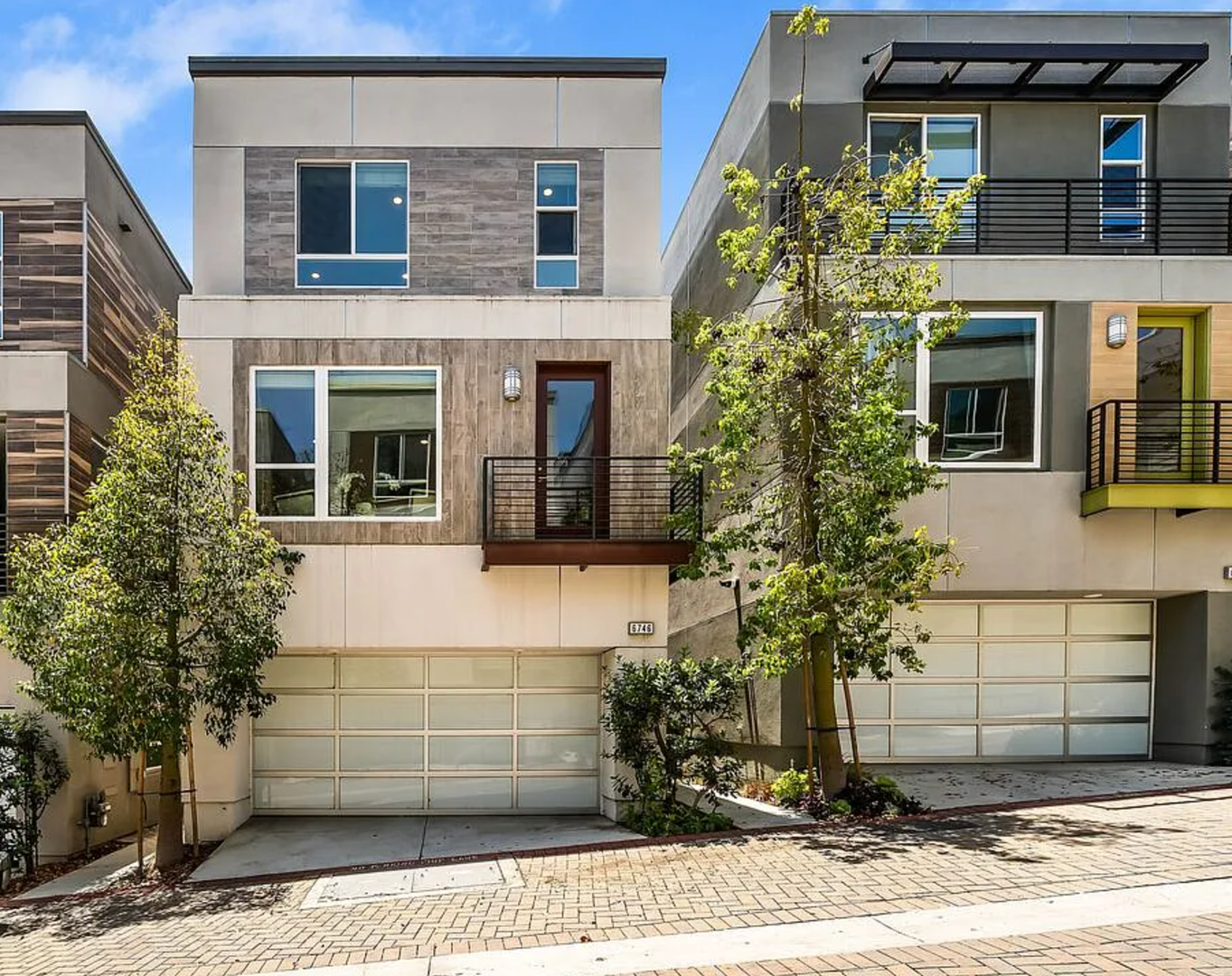 Los Angeles House: 6746 W Gill Way