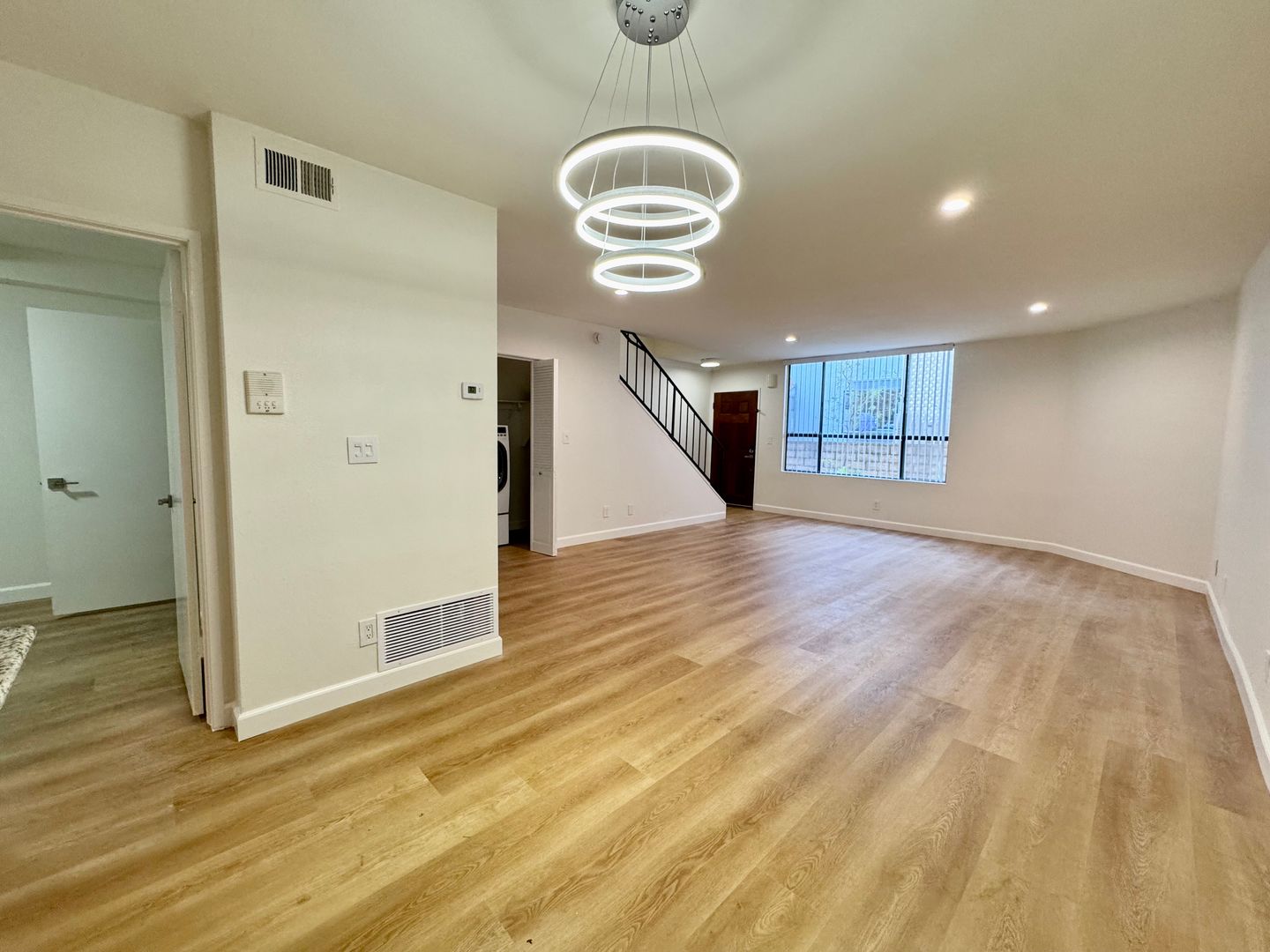 Santa Monica House: 1010 4th St Unit 5
