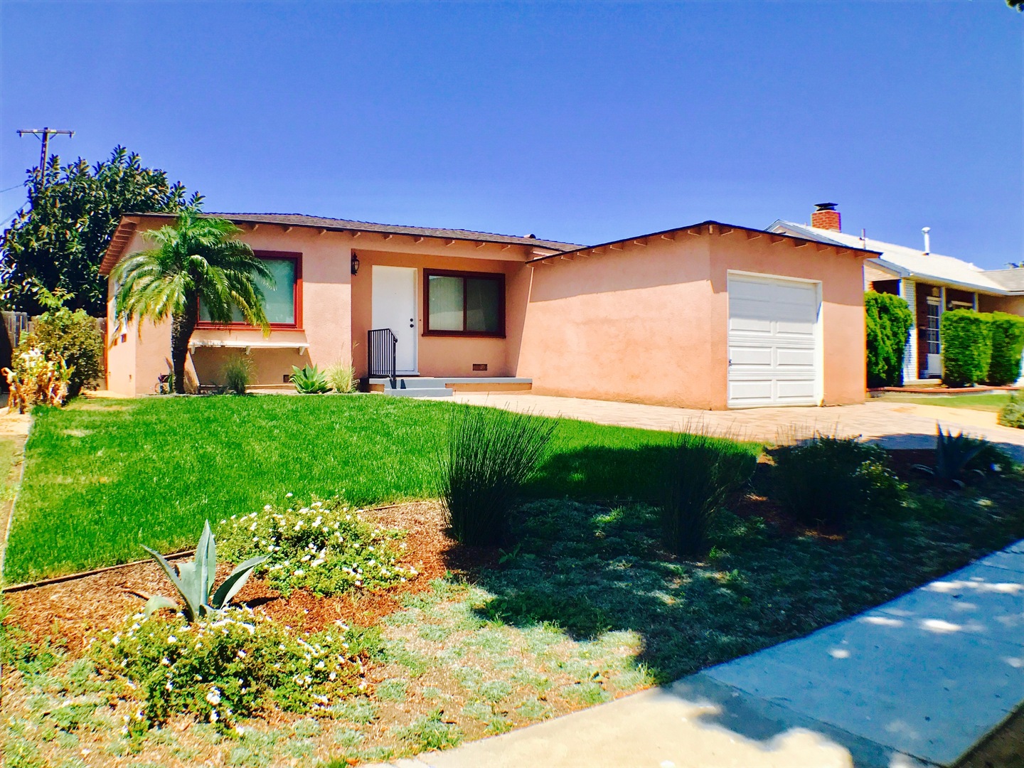 Torrance House: 3737 West 177th St