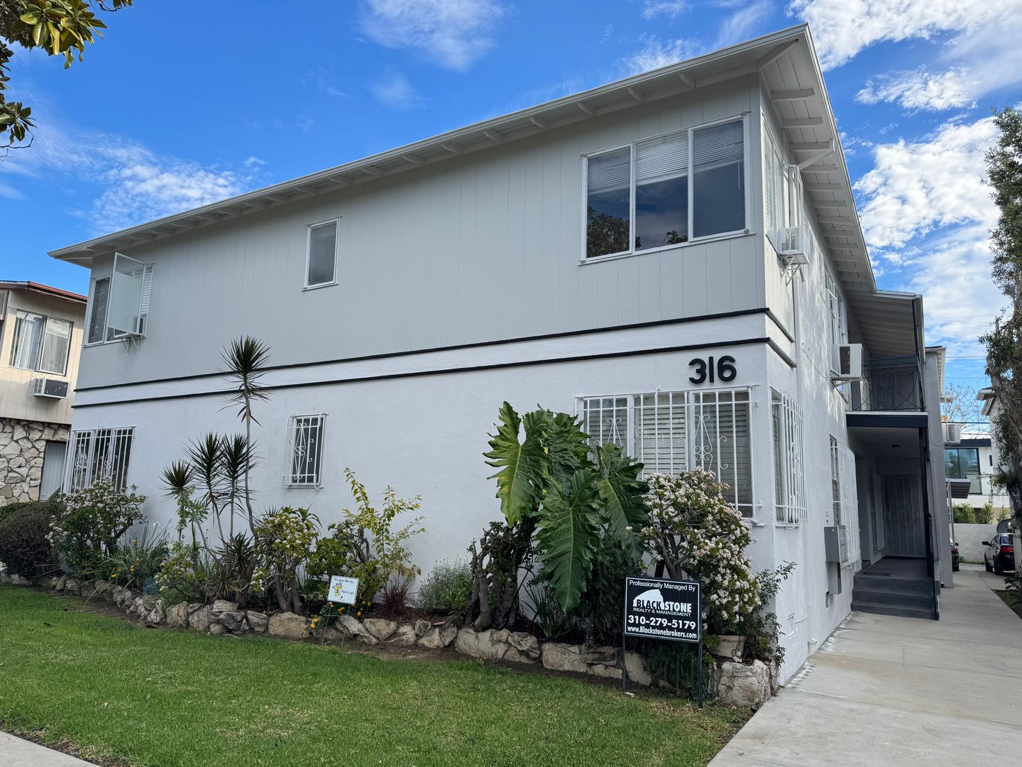 Beverly Hills Apartment: 316 S. Doheny Dr. - Unit 4