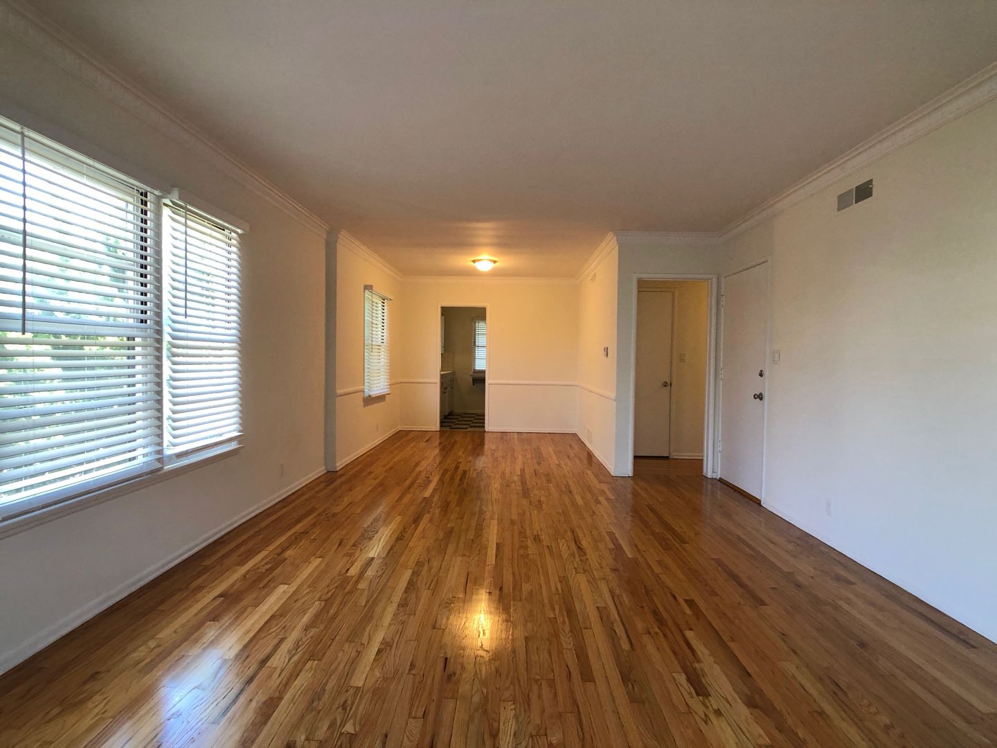 Los Angeles Apartment: 11000 Massachusetts Ave