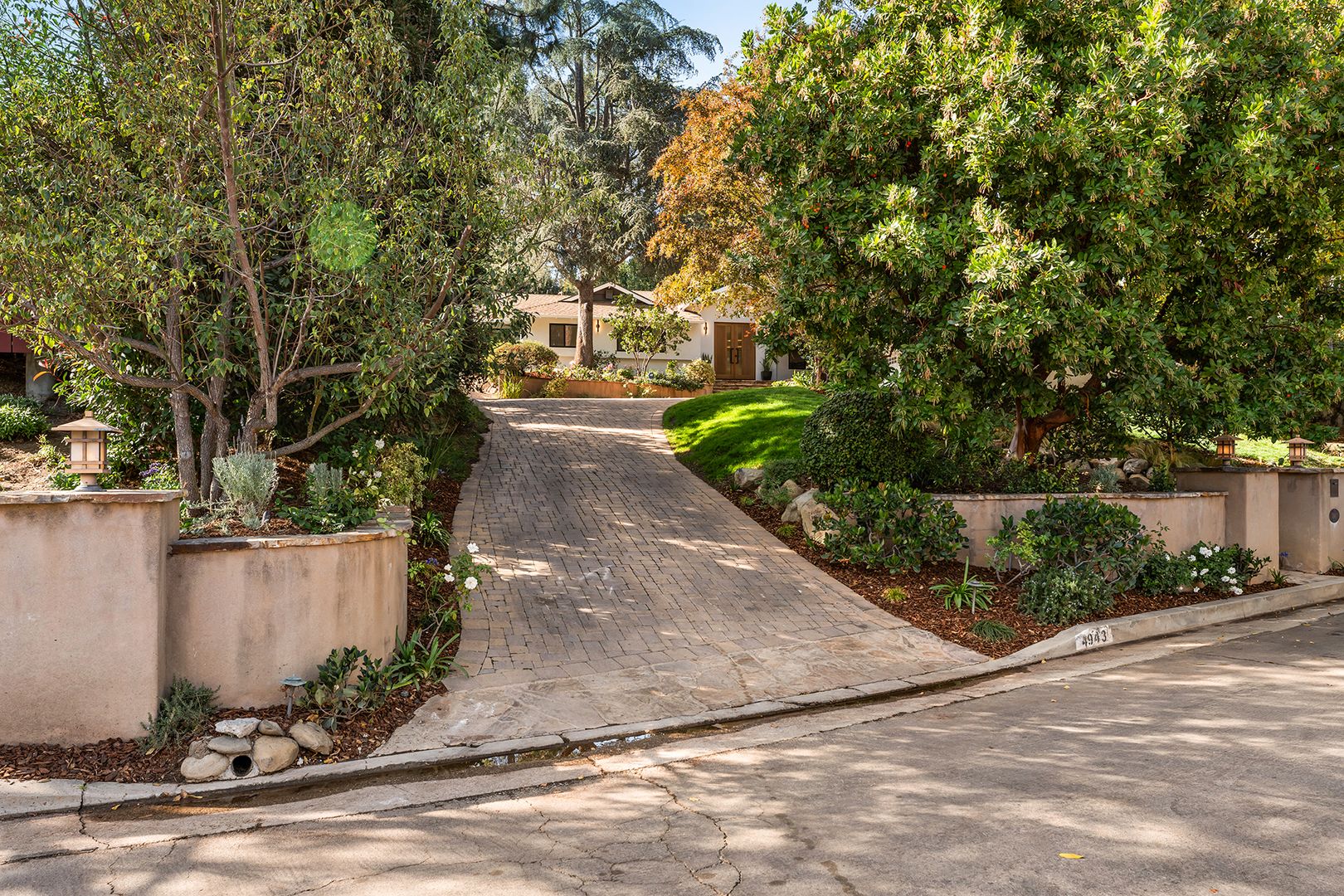 Tarzana House: 4943 Palomar Dr