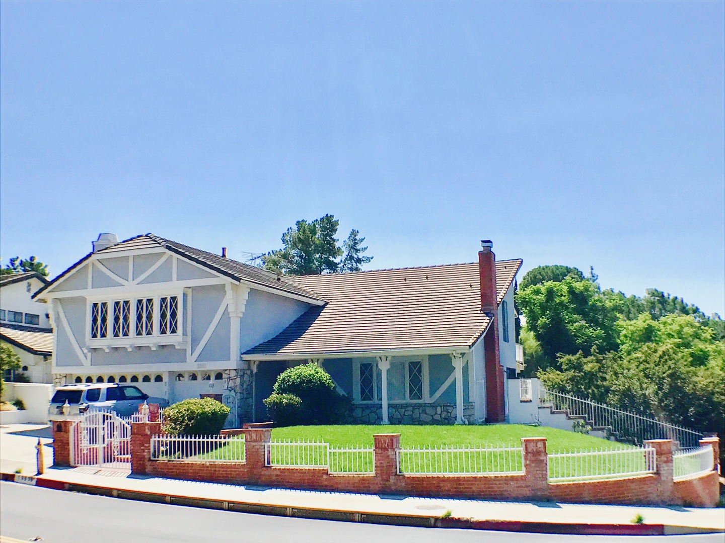 Porter Ranch House: 19098 Brasilia Dr