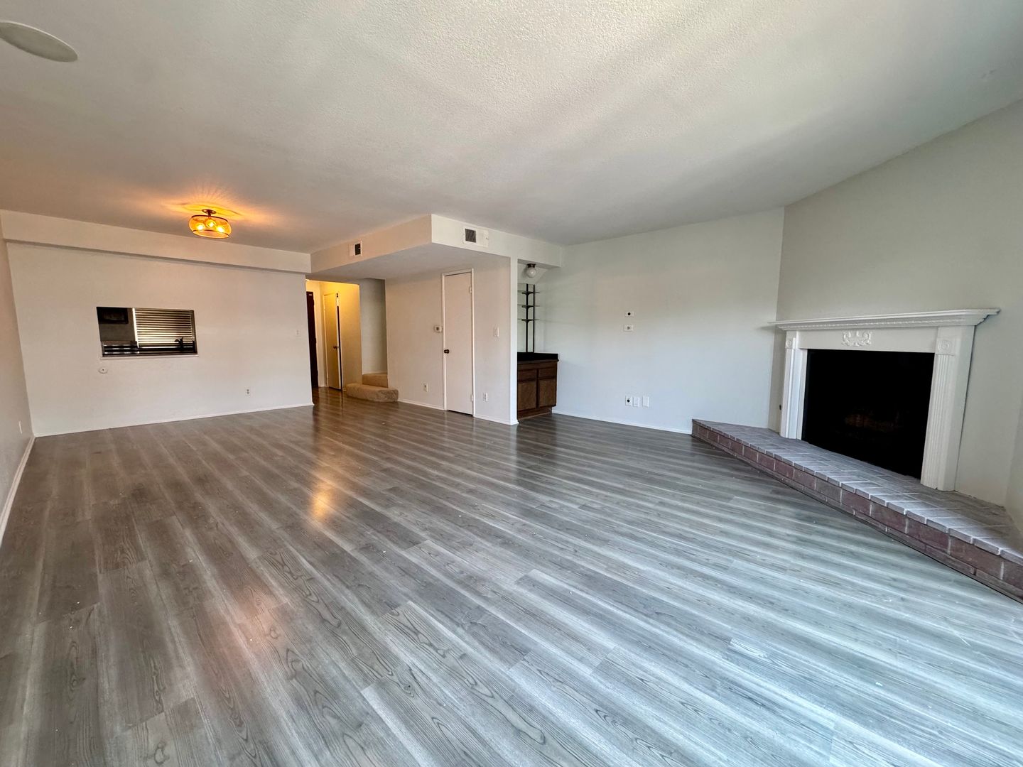 Sherman Oaks Condo: 5070 Kester Unit 3