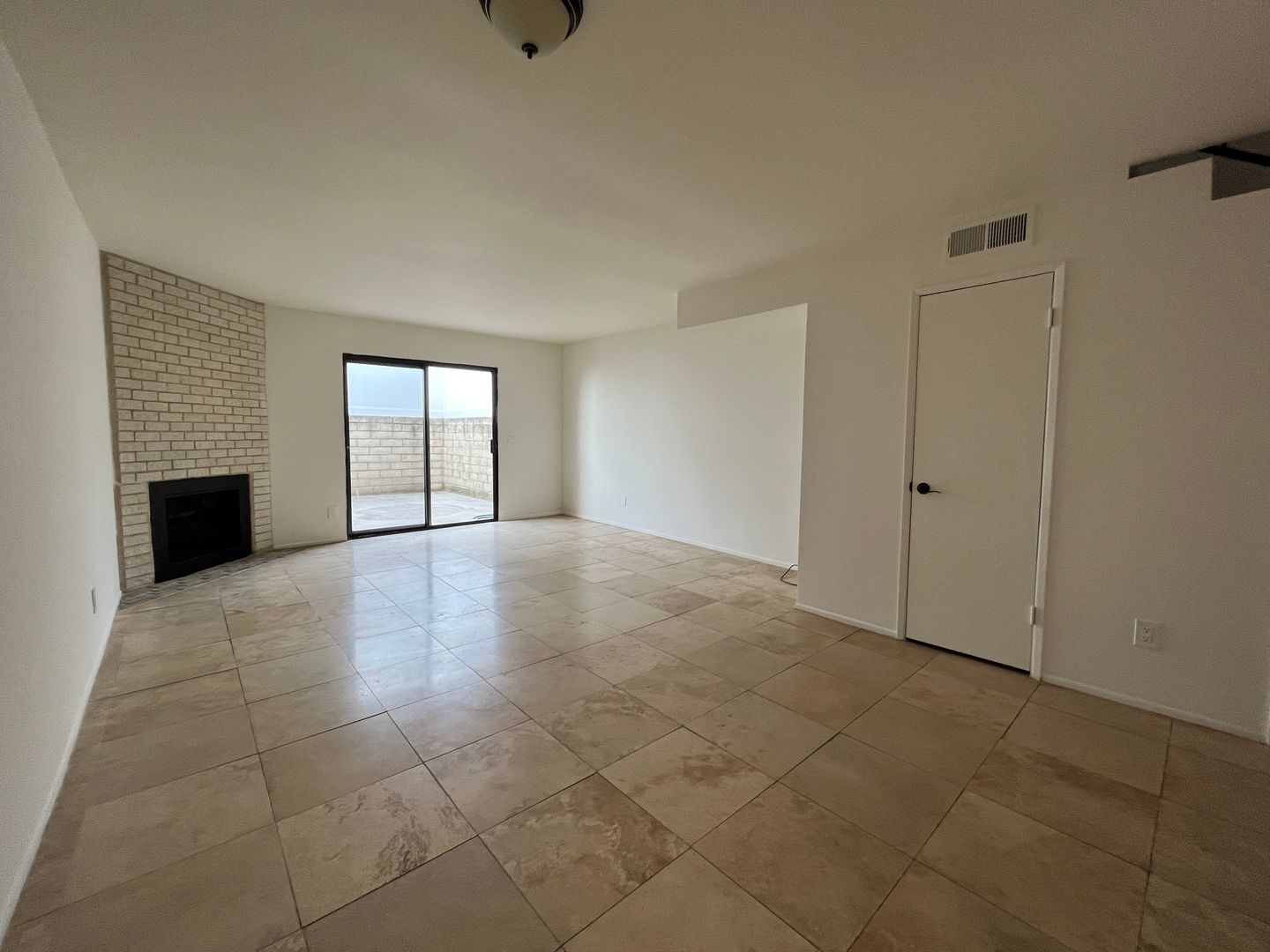 Los Angeles House: 3722 Hughes Ave. Unit 4