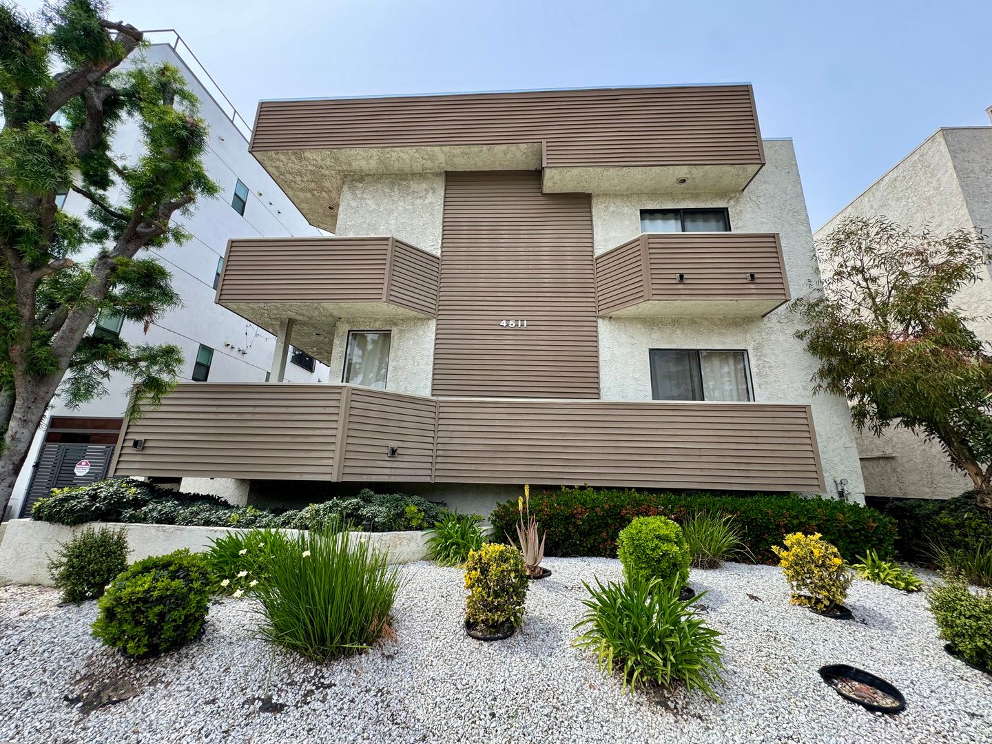 Studio City Apartment: 4511 Coldwater Canyon Ave