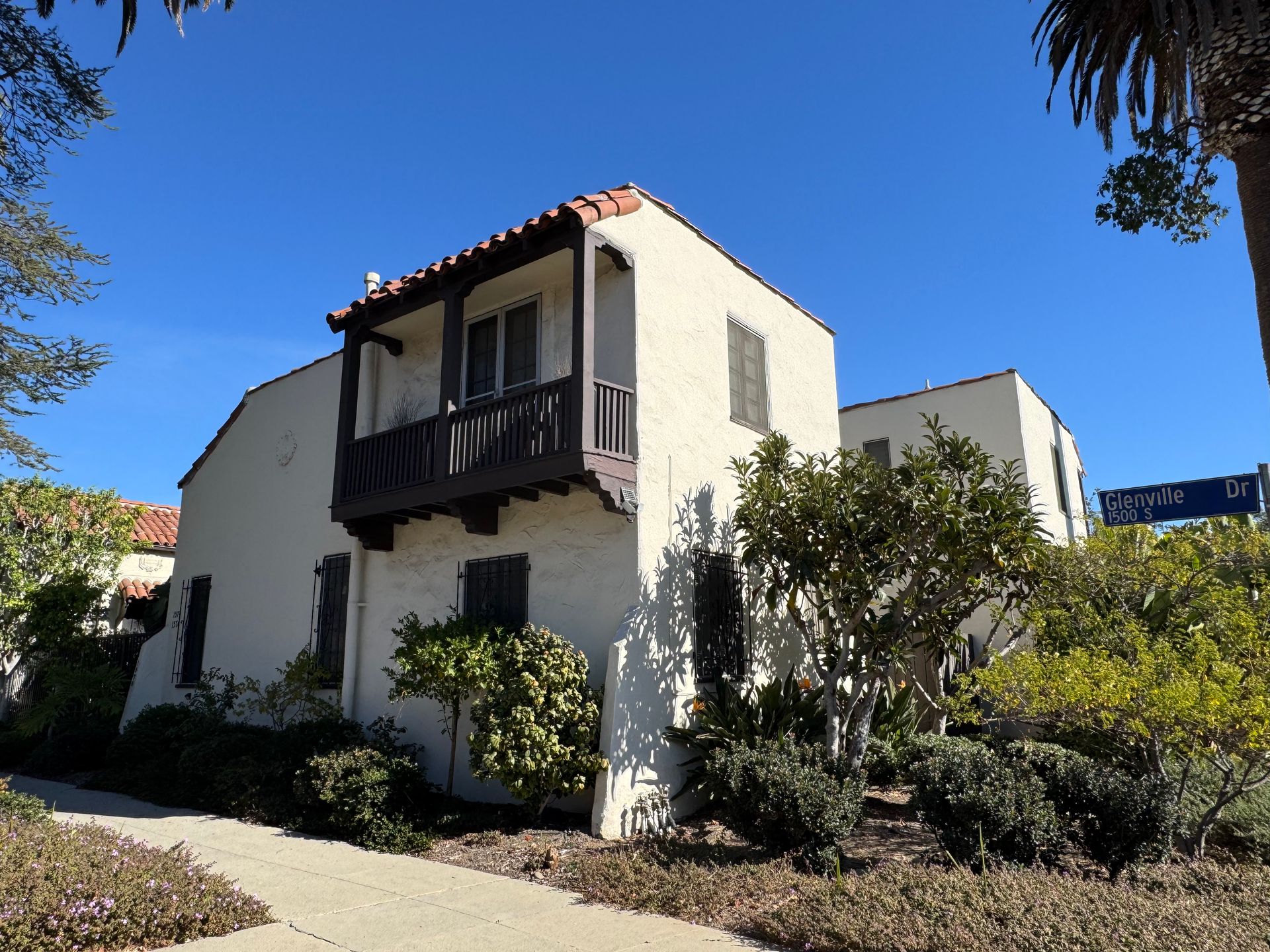 Los Angeles Townhome: 1574 Glenville Dr