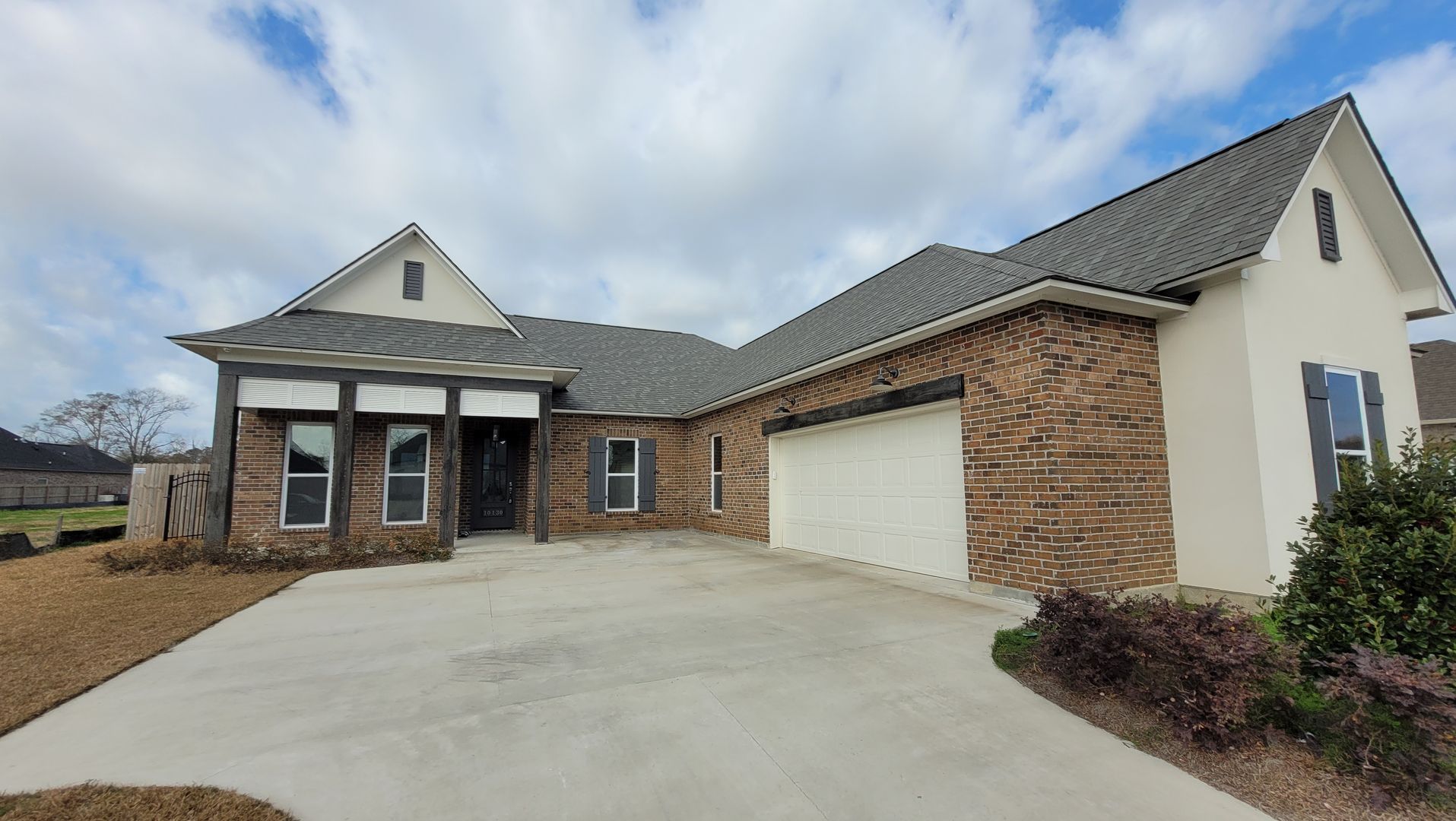 Baton Rouge House: 10130 Oak Colony