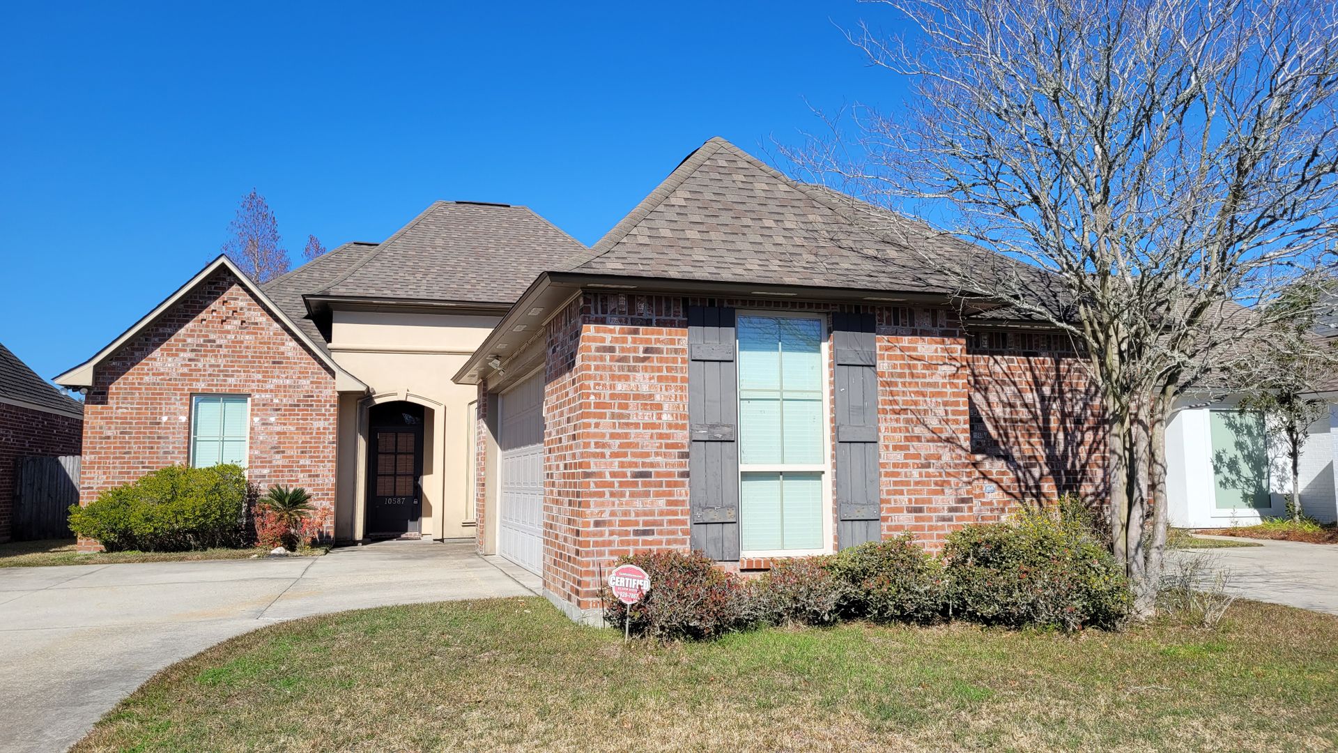 Baton Rouge House: 10587 Hill Pointe Ave