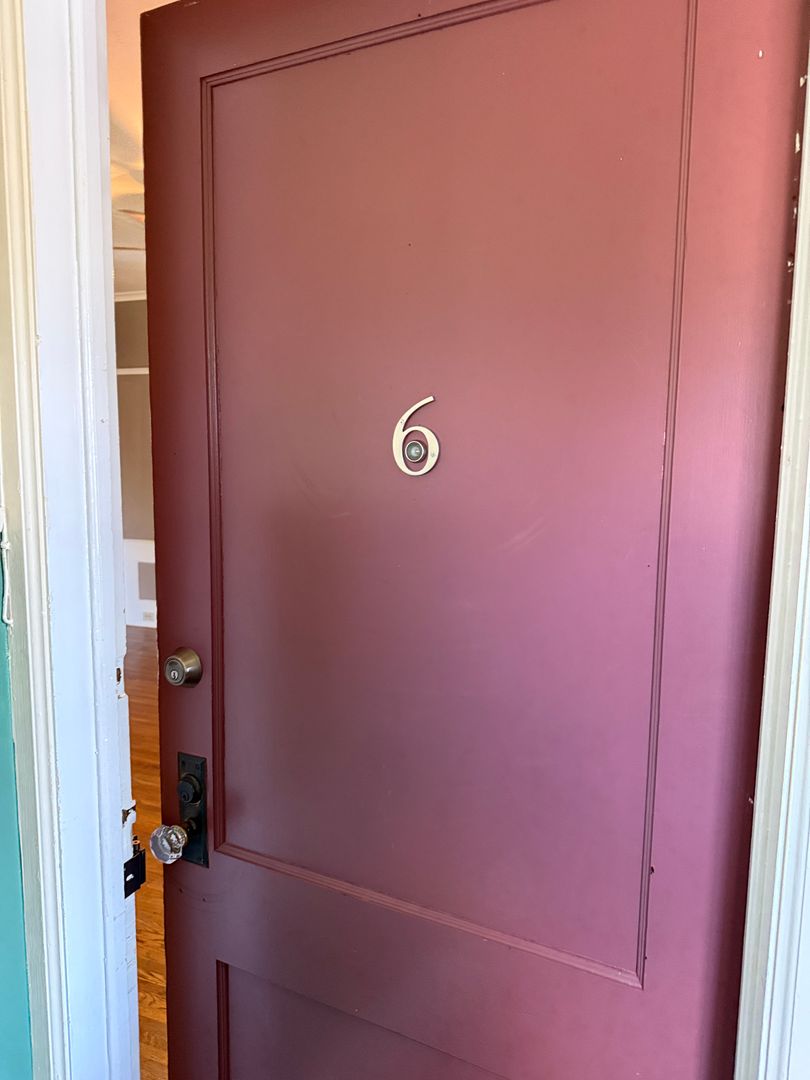 Utica Apartment: 20 Cottage Place