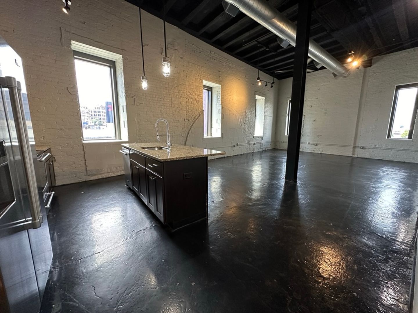 Utica Apartment: 520 seneca street