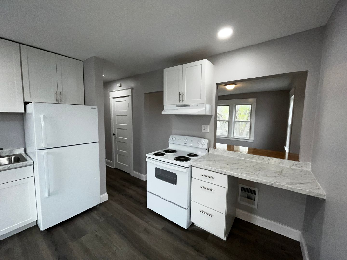 Rome Apartment: 105 2nd Street