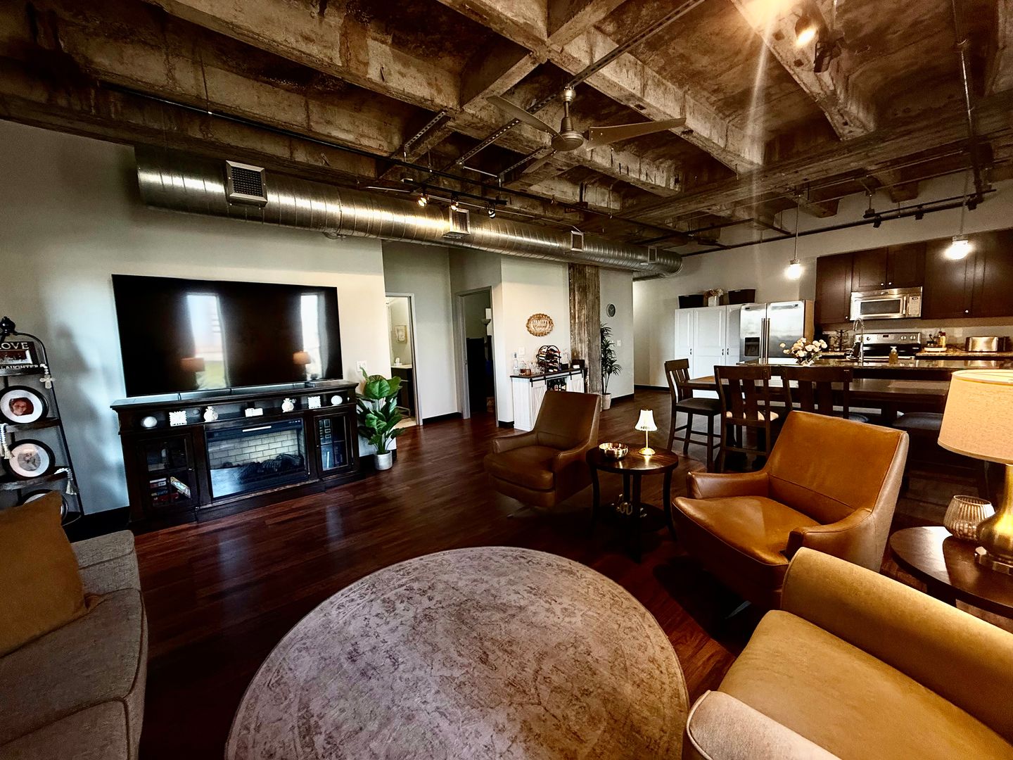 Utica Apartment: 520 seneca street