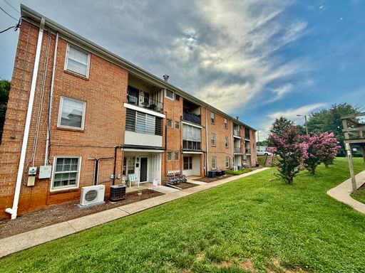 1 Bedroom Apartment off Rivermont Avenue! – photo 1