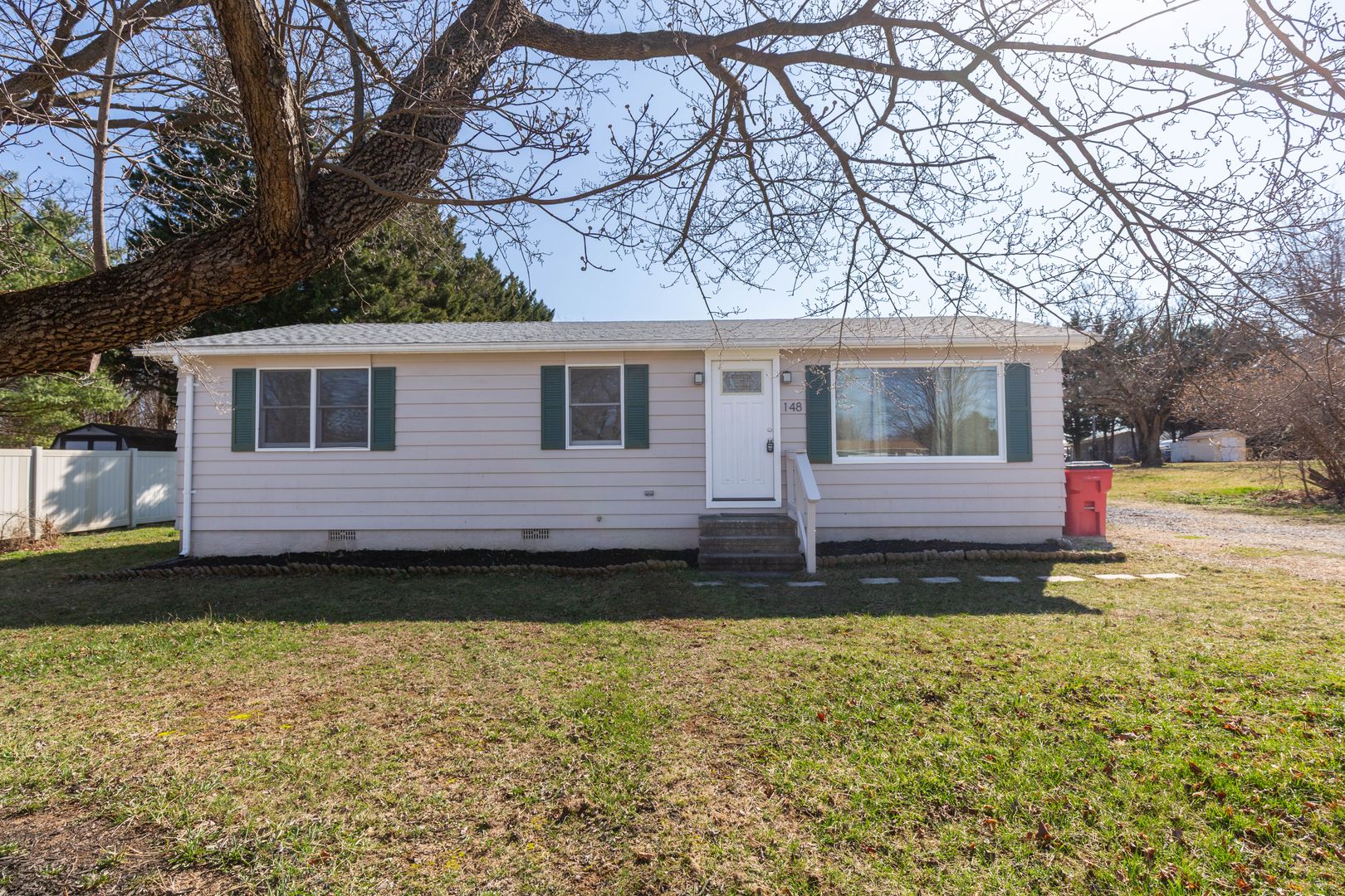 Charles Town House: 148 Marie Dr