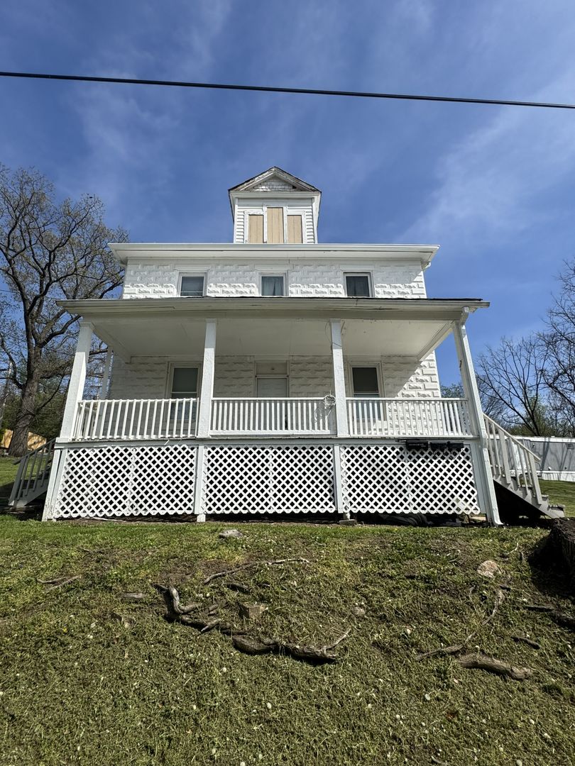 Berkeley Springs Apartment: 6 Laurel Hill Ln