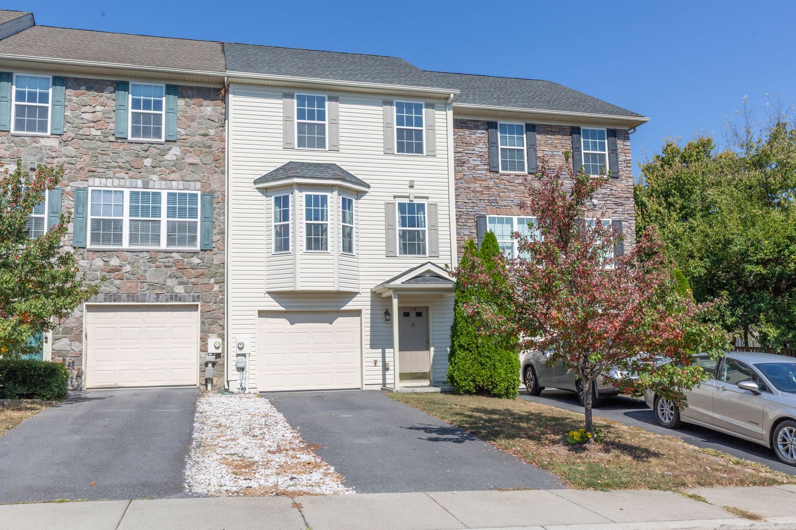3 Bed, 2 Full/2 Half Bath Townhome in Martinsburg, WV 