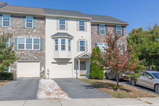 3 Bed, 2 Full/2 Half Bath, Townhome in Martinsburg, WV – photo 1