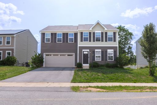 4 bed, 2.5 bath, Single Family Home in Martinsburg, WV – photo 1