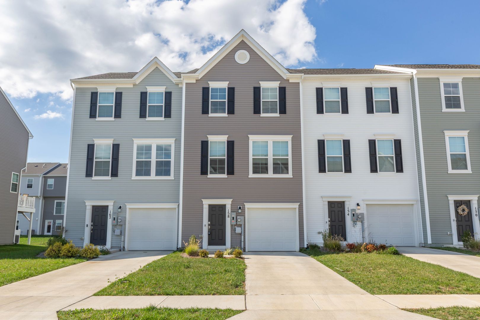 3 Bed, 2 Full/2 Half Bath, Well Maintained Townhome in Inwood, WV