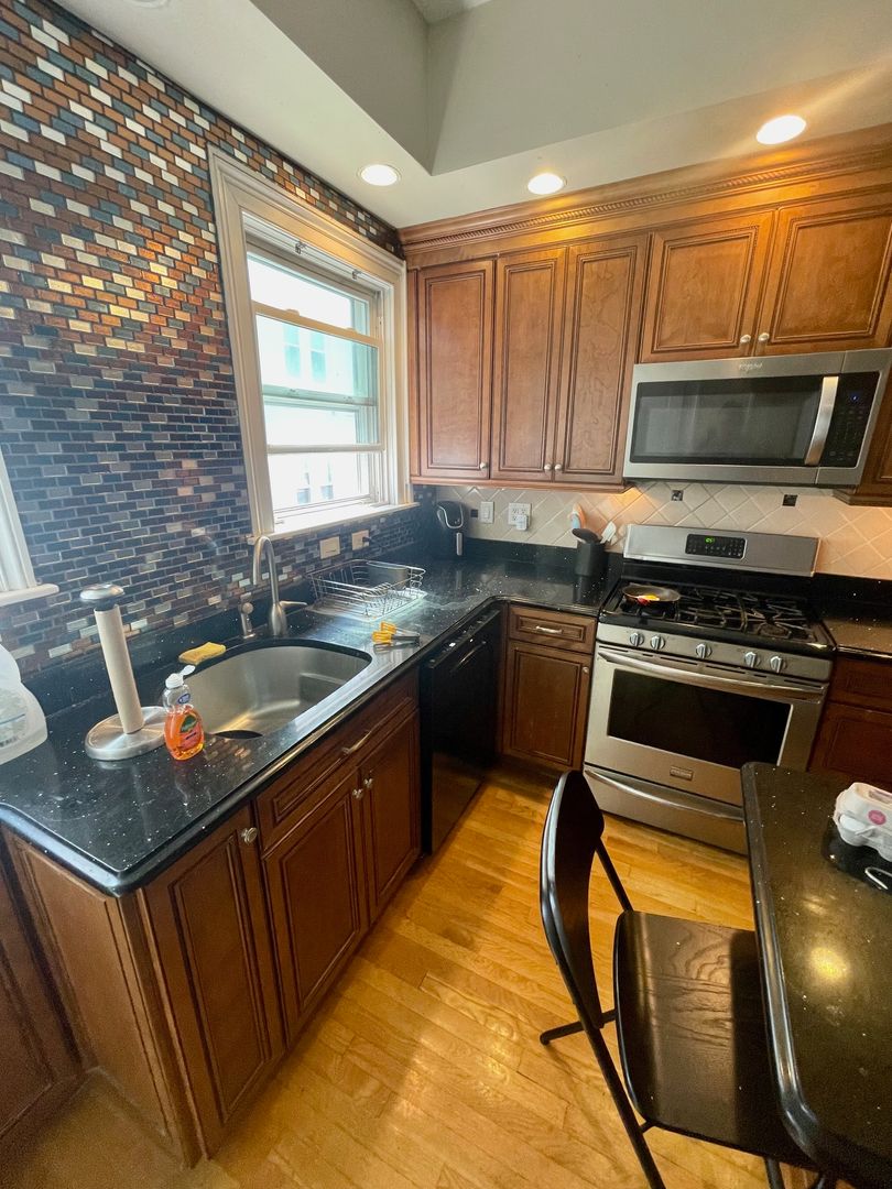 Boston Apartment: 862 East 5th Street