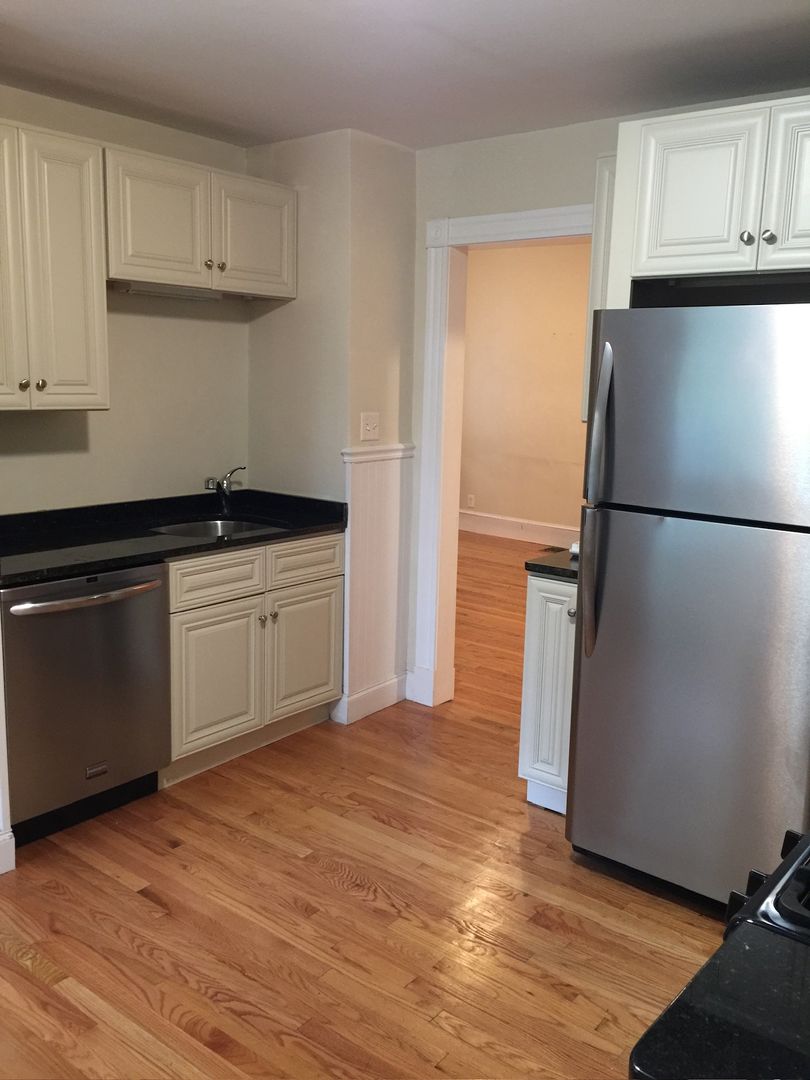 Boston Apartment: 869 East 4th Street