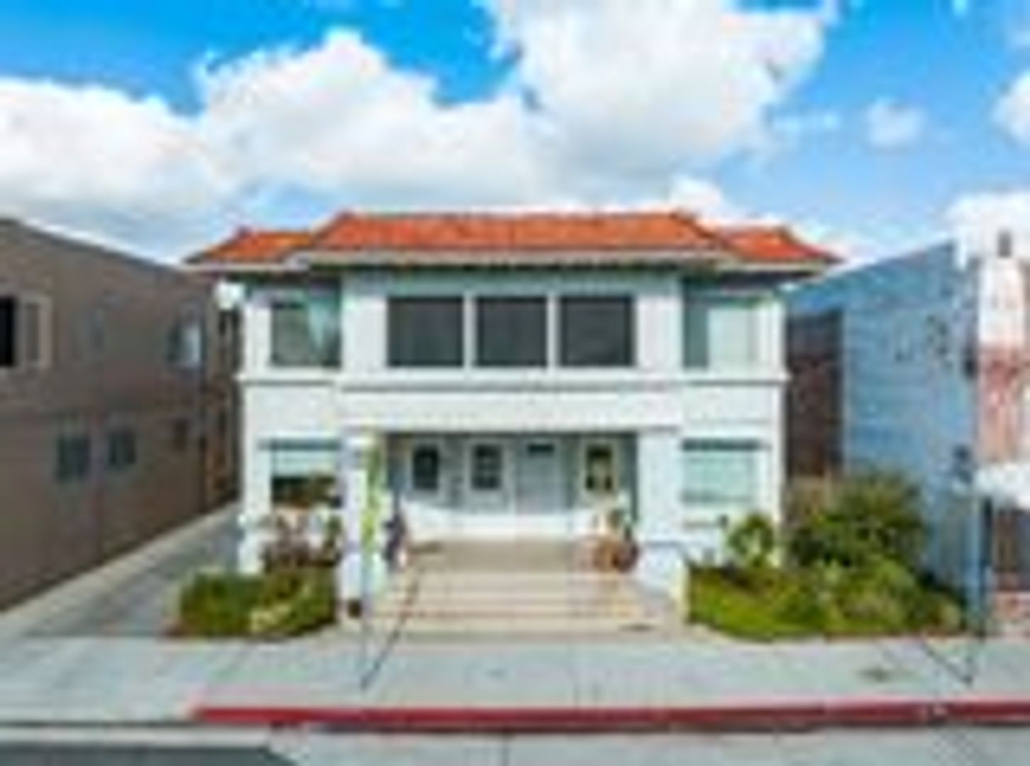 LONG BEACH Apartment: 3327 E BROADWAY