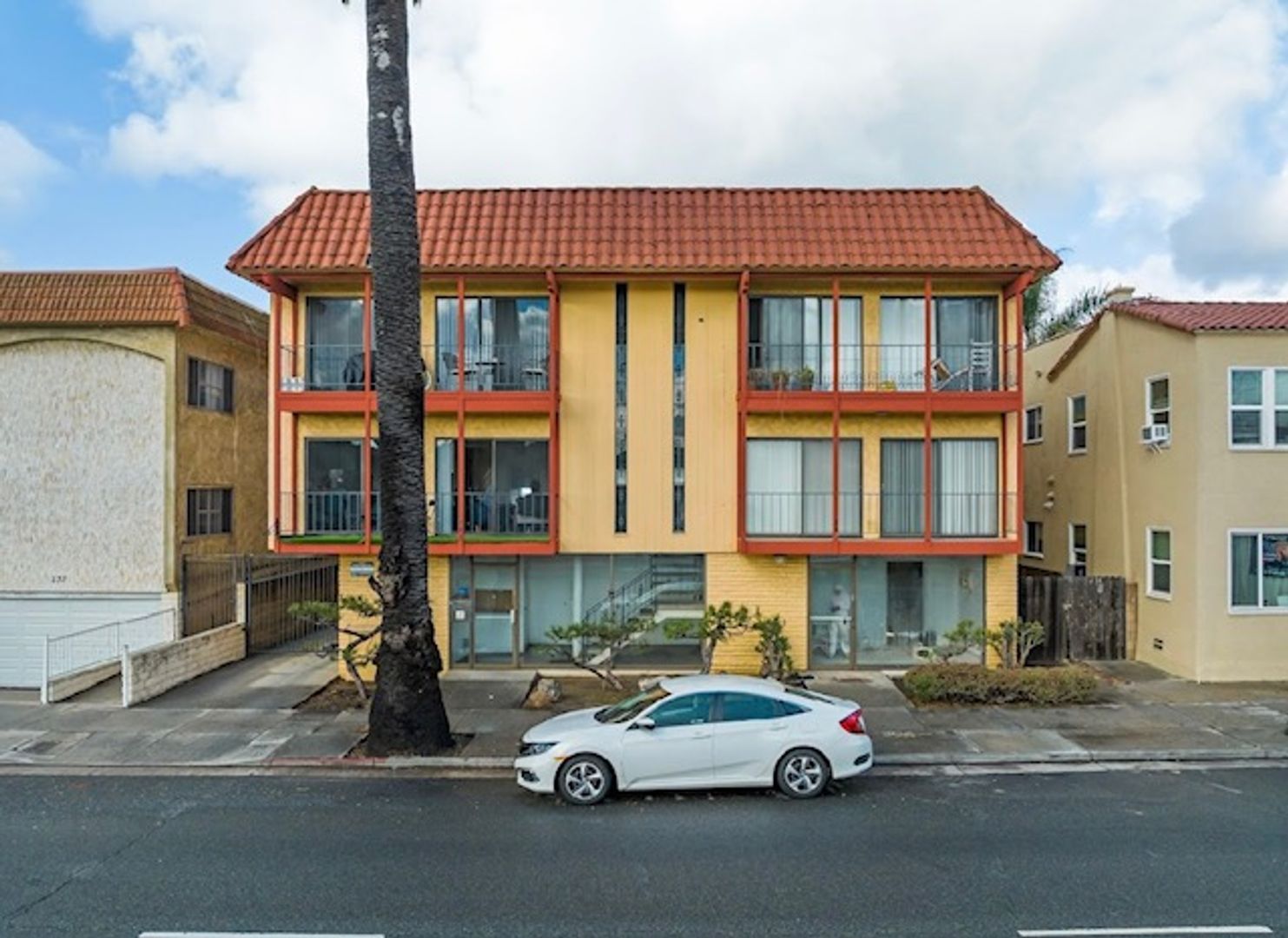 LONG BEACH Apartment: 241 REDONDO AVE
