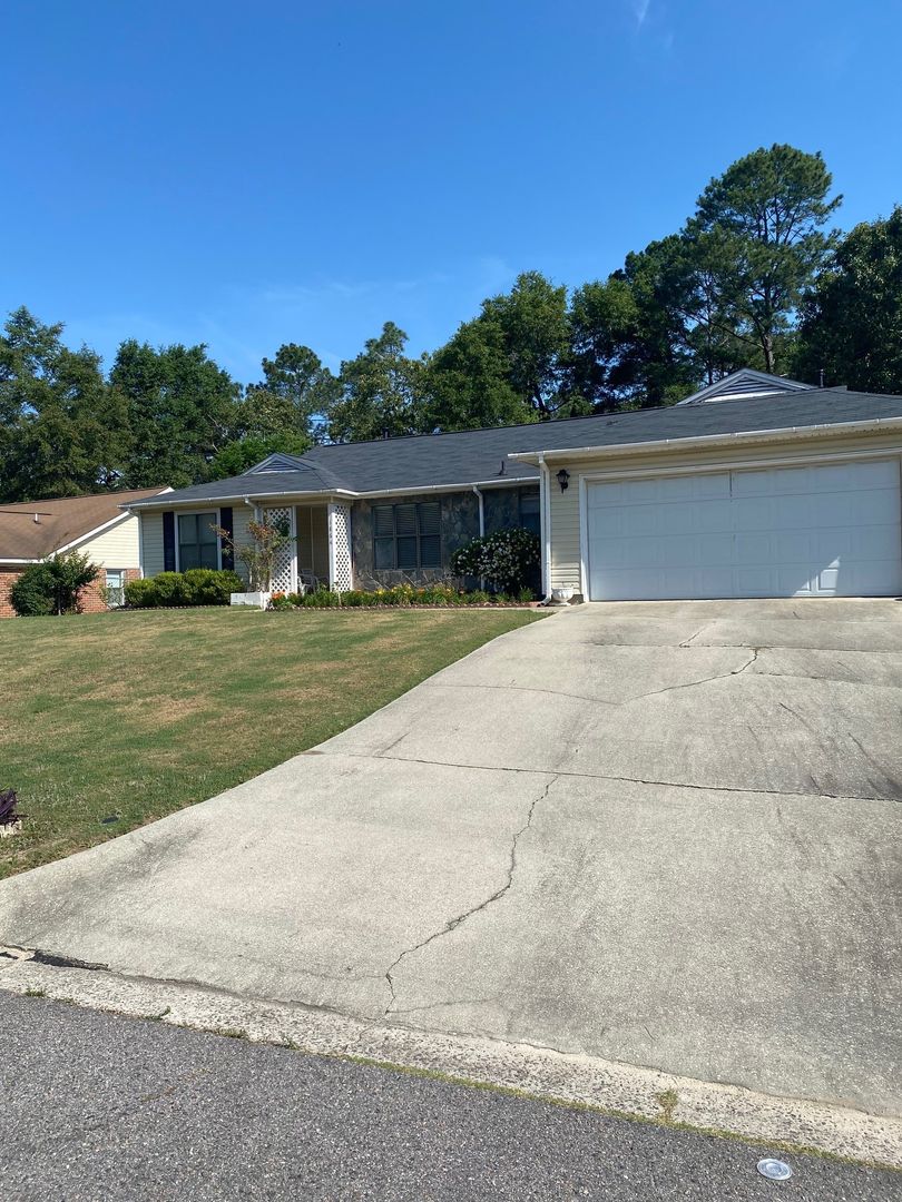 Augusta House: 1864 S. Barton Dr