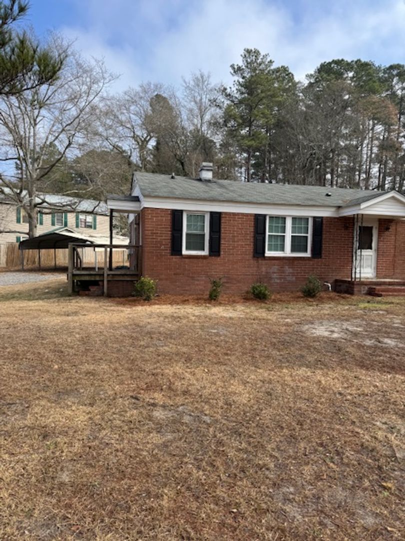 North Augusta House: 2001 Towhee Avenue