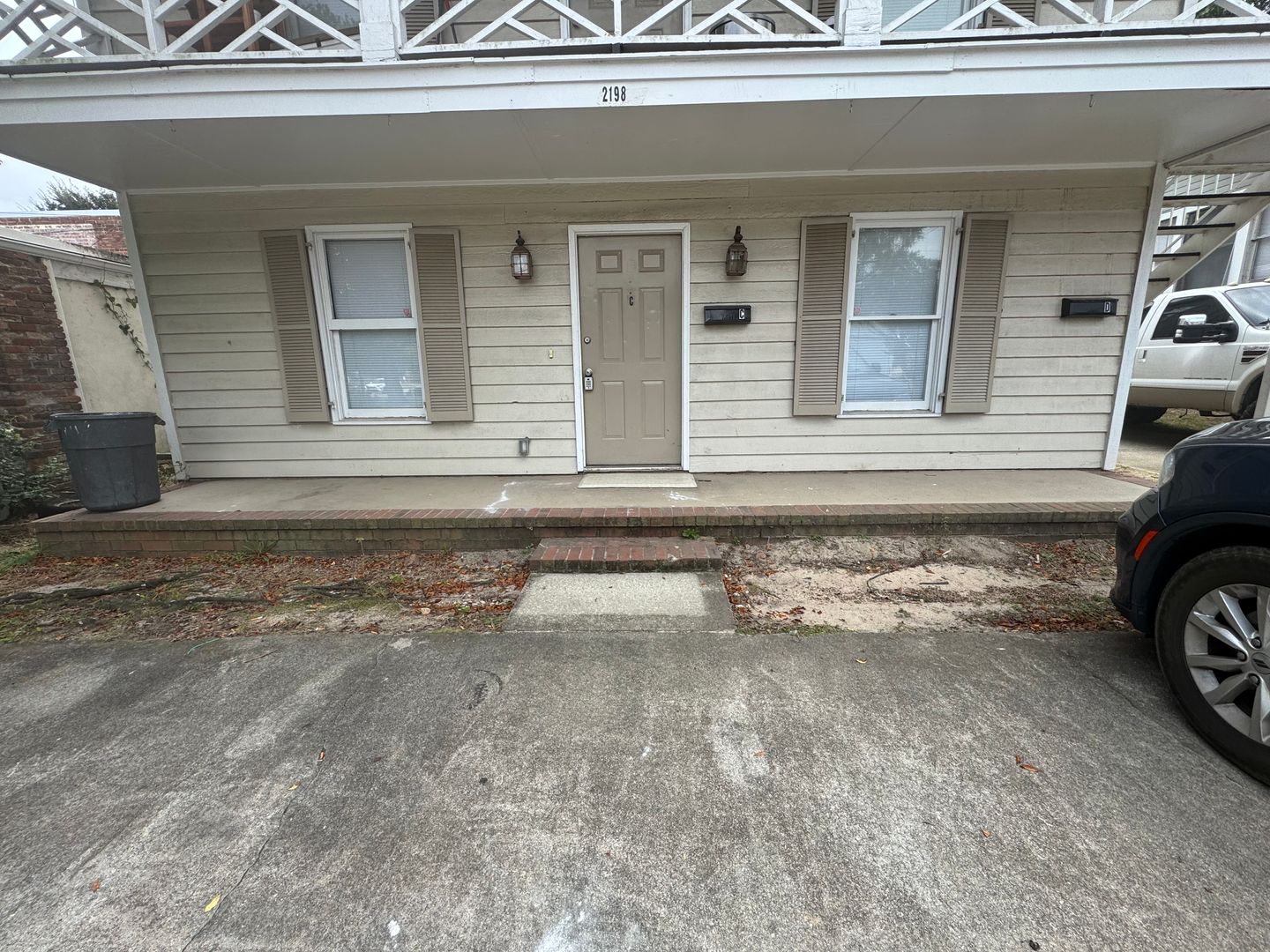 Augusta Apartment: 2198 Central Avenue