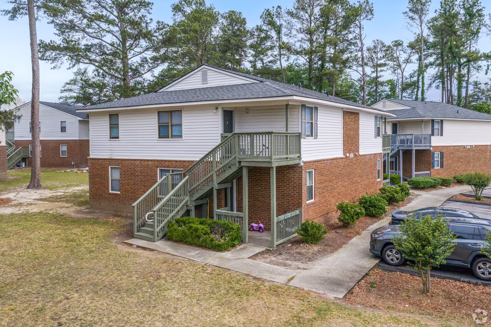Martinez Apartment: 402 Ridge Xing