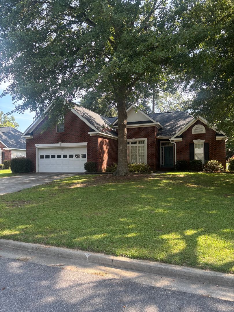 North Augusta House: 549 Calbrieth Way