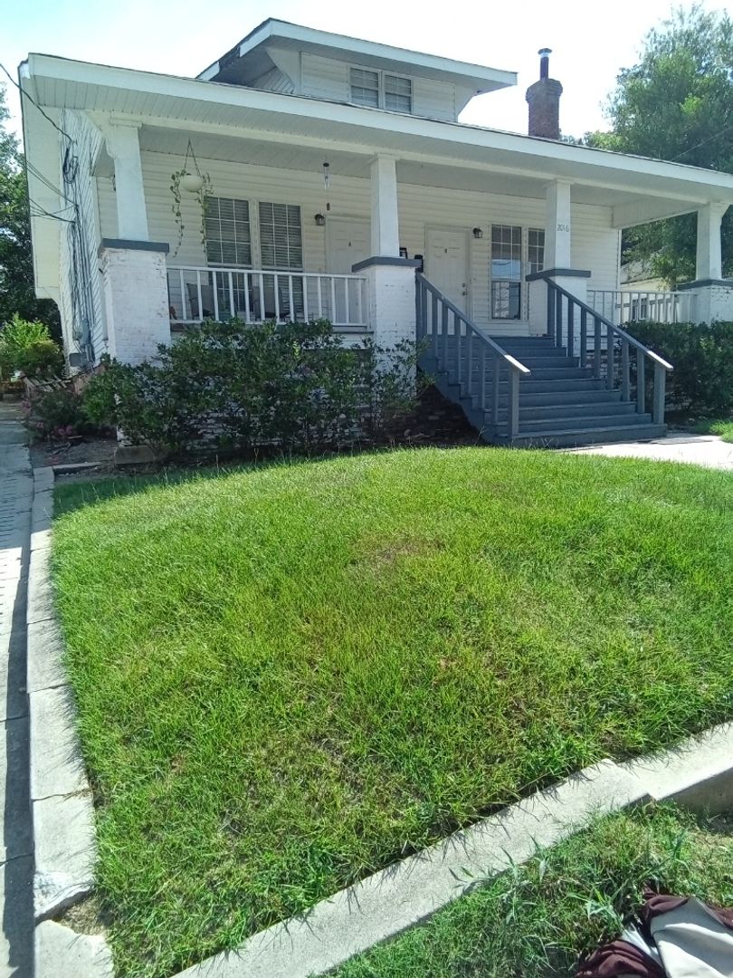 Augusta Apartment: 2016 Central Avenue