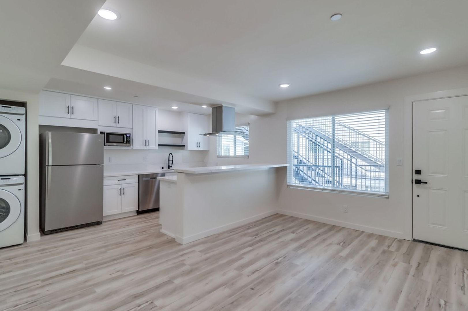 San Diego Apartment: 1478 Hornblend Street