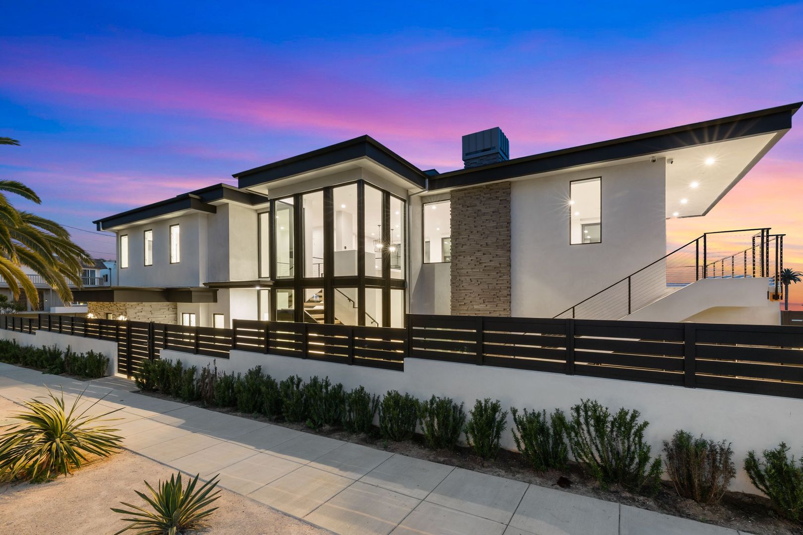 Encinitas House: 206-208 4th Street