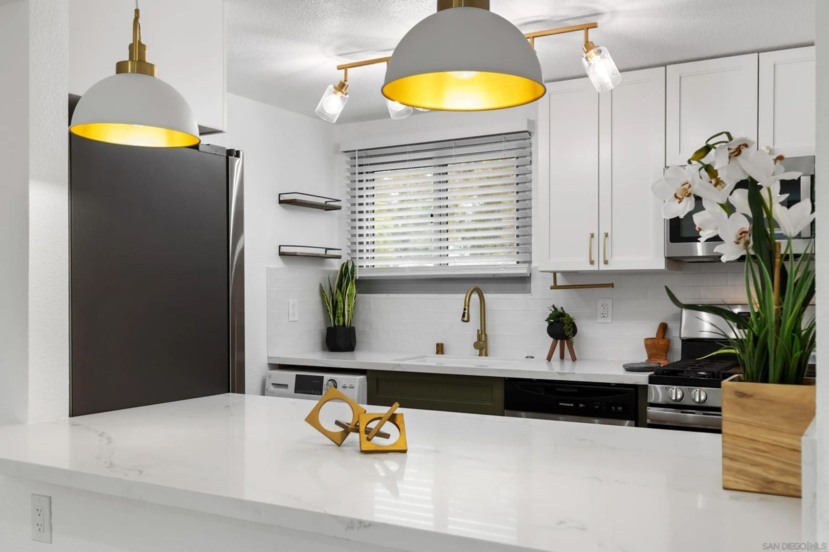 San Diego Apartment: 2715 A Street