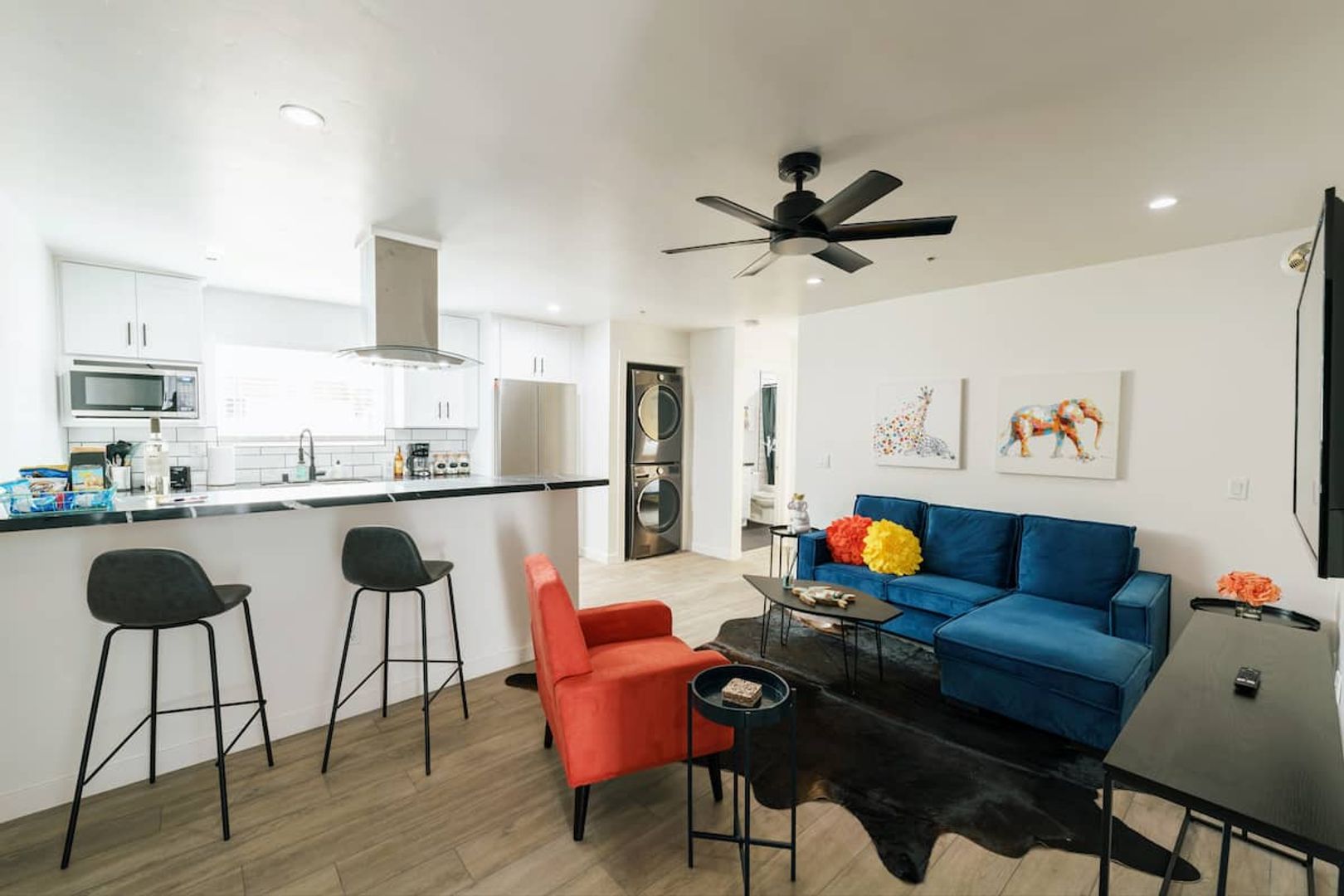 San Diego Apartment: 1468 Hornblend Street