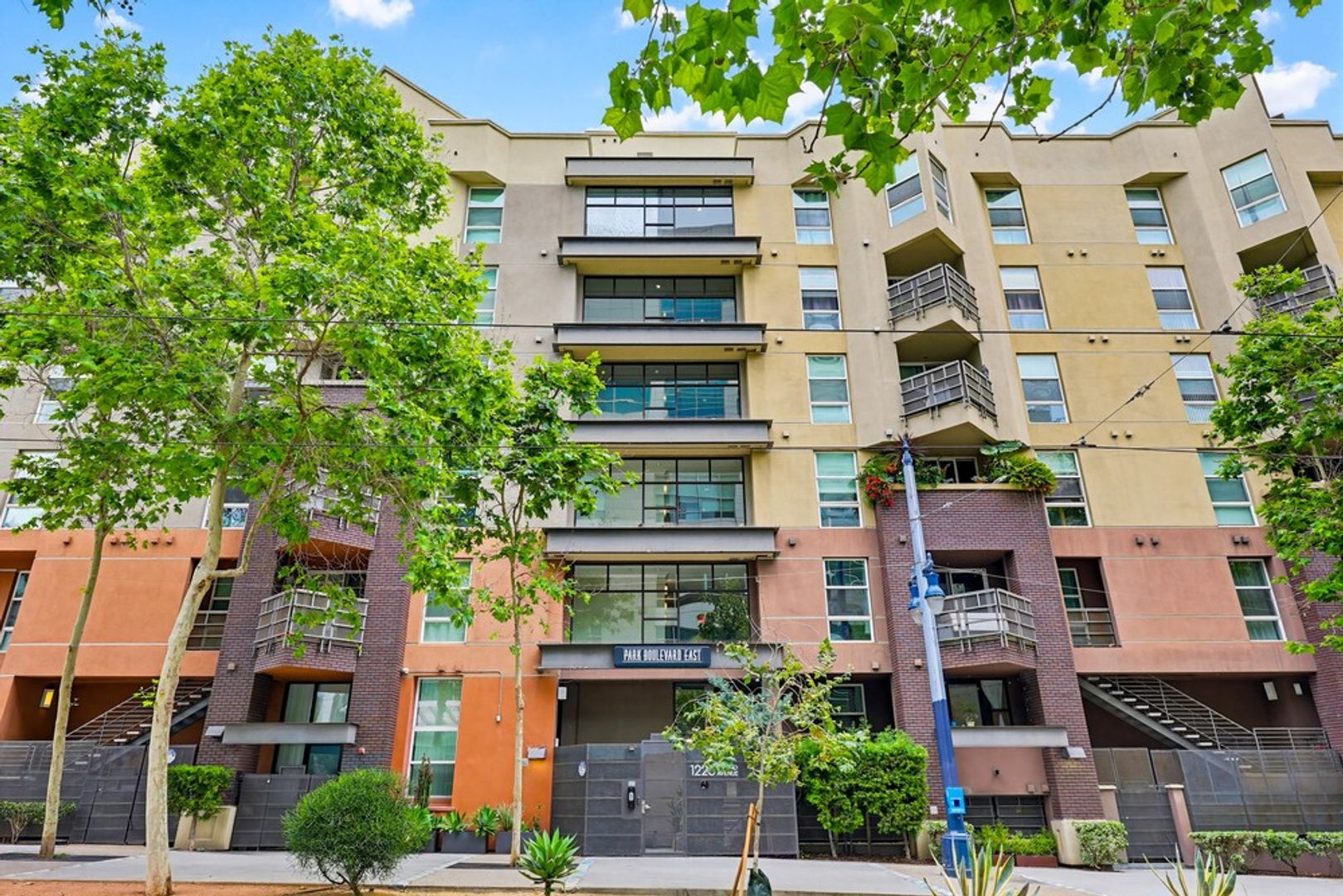San Diego House: 1225 Island Ave Unit 111
