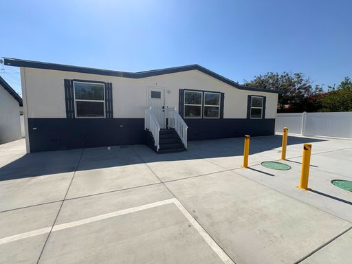 Stunning 3 Bedroom, 2 Bathroom Unit in Fontana – photo 1