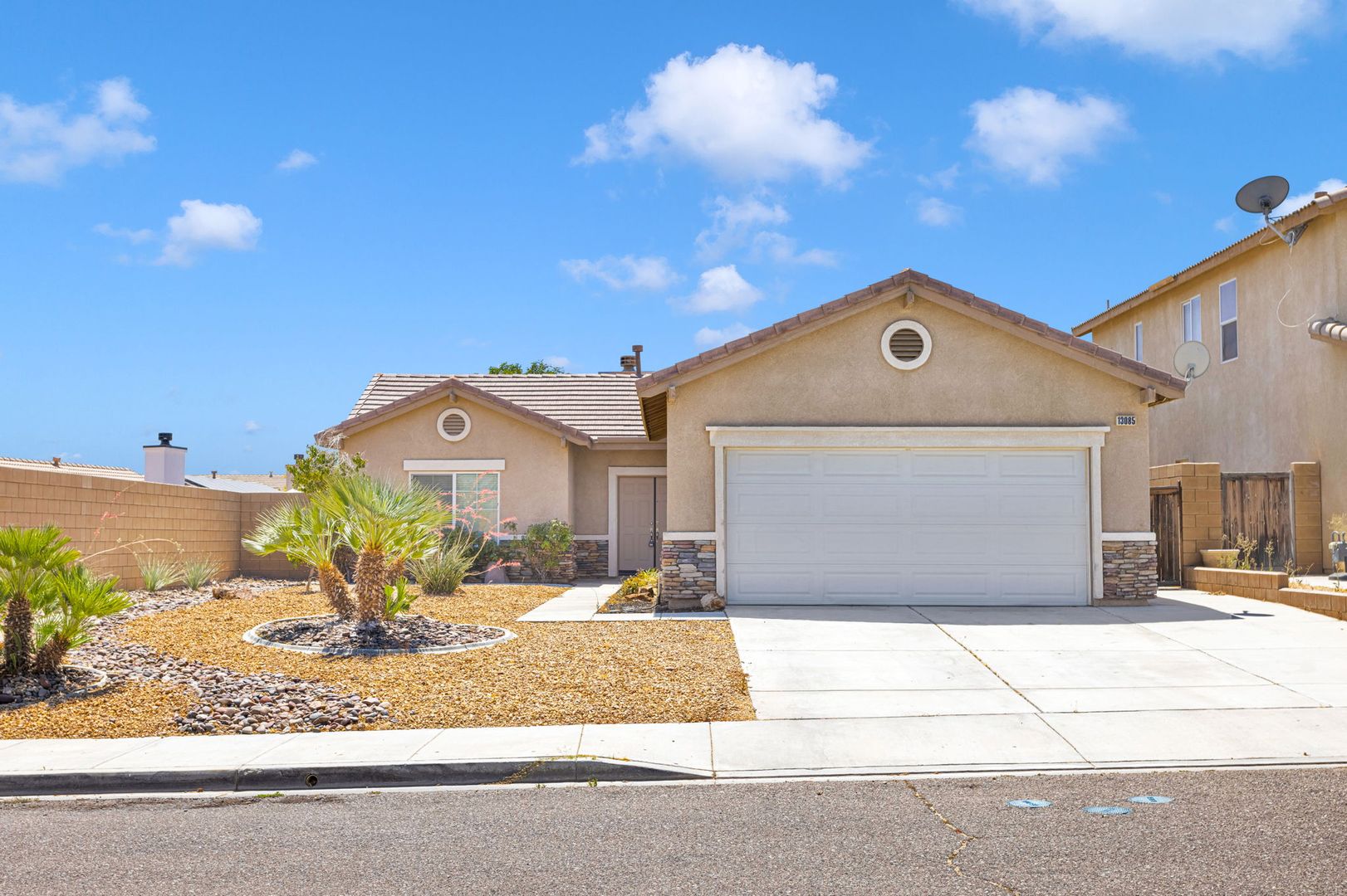 Victorville House: 13085 Camden Lane