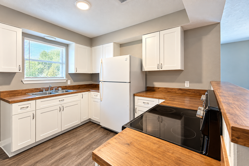 2 Bedroom Apartment – 1303 S. 2nd Street - Apt #8, Conroe, TX 77301